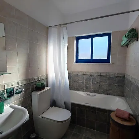 Marina Gardens Apartment *